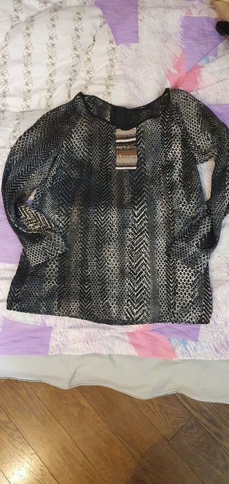 Блуза с дълъг ръкав размер S нова