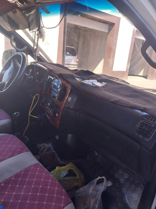 Машина Хондай старекс