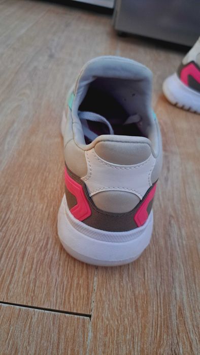 маратонки Adidas