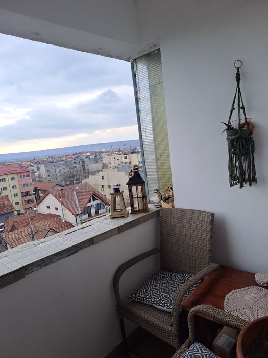 Apartament 2 camere semidecomandat