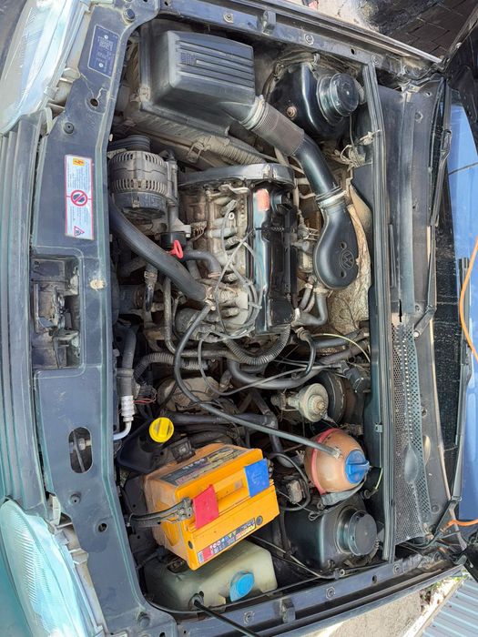 Машина сатылады.