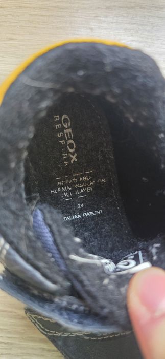 Продам утеплённые ботинки