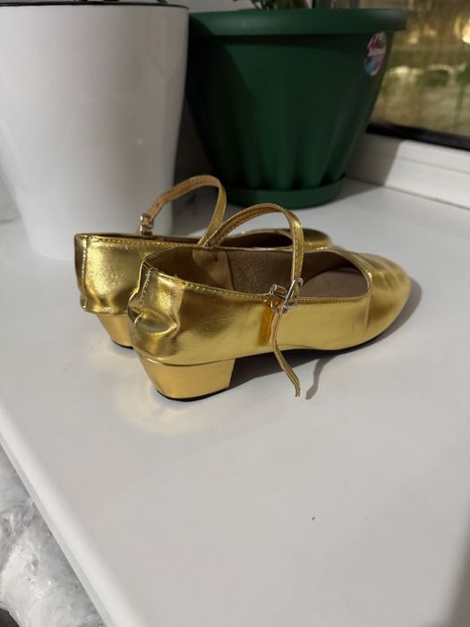 Продам туфли для танцев