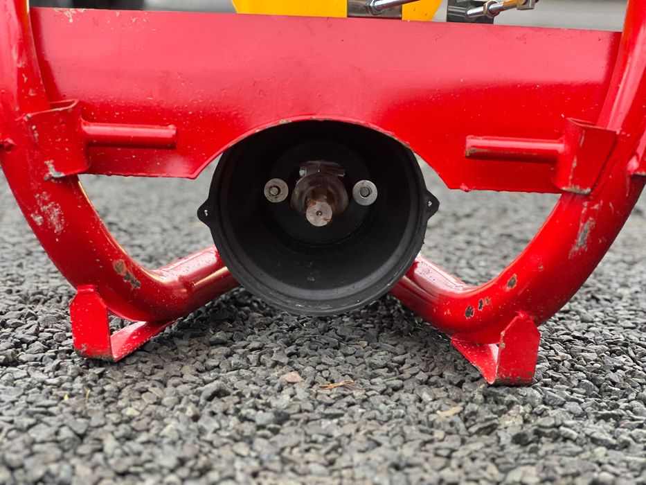 Distribuitor de ingrasaminte polonez 300 L cuva plastic