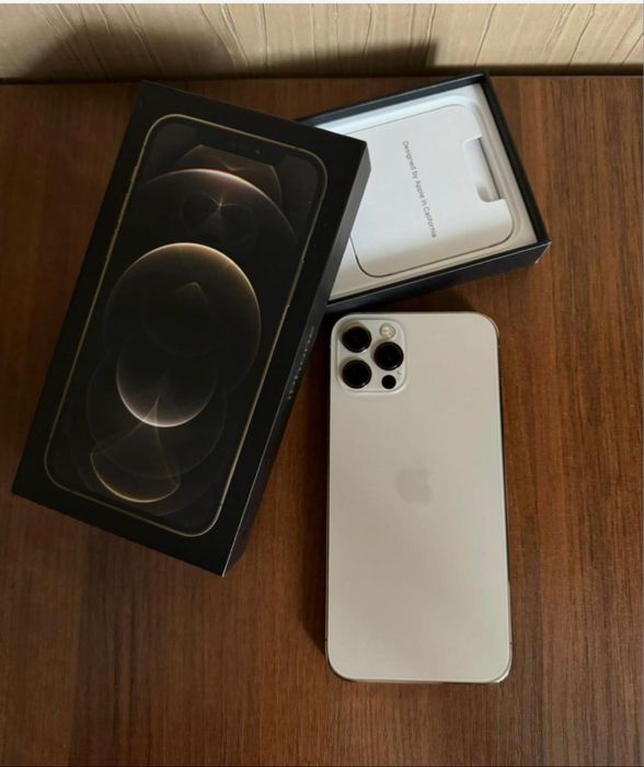 Продам айфон 12 про