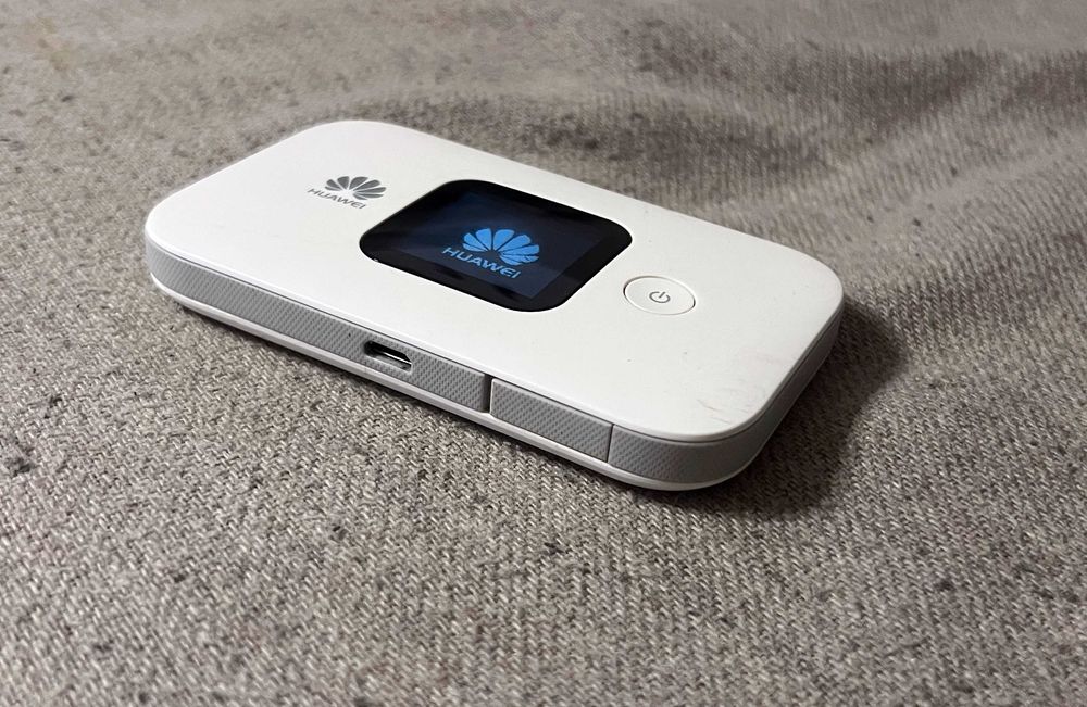 Router portabil Huawei Mobile WiFi E5577Cs 321 4G LTE