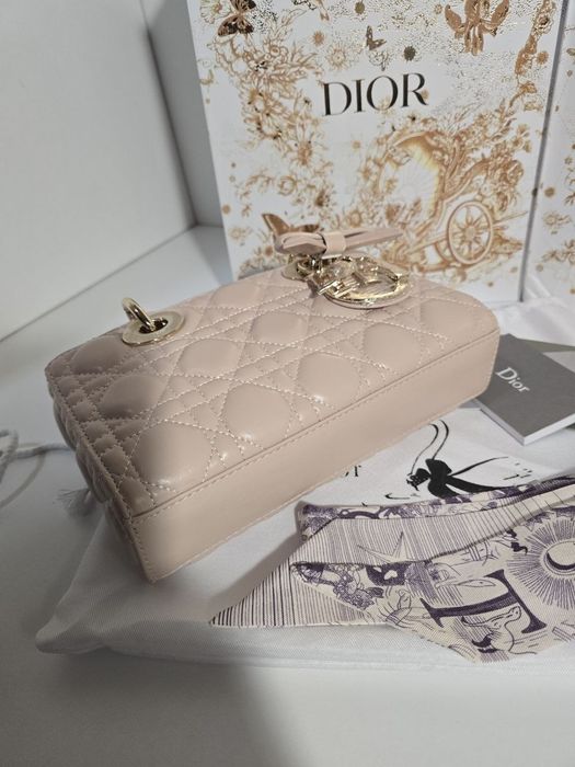 Налична чанта Dior D-Joy Powder Pink