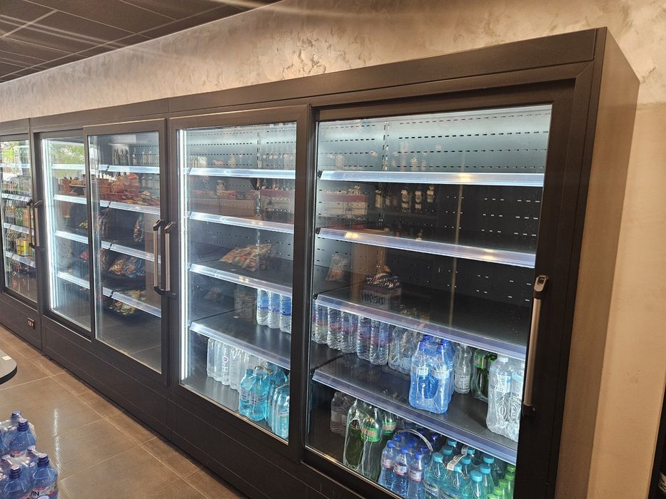 Хладилна витрина