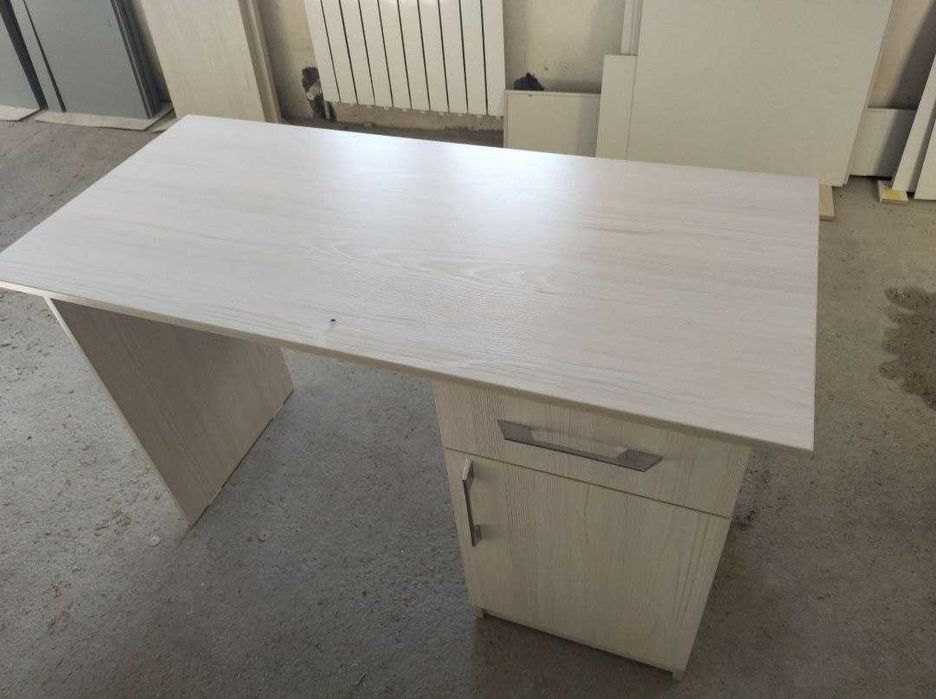 Maktab uchun kompyuter stol