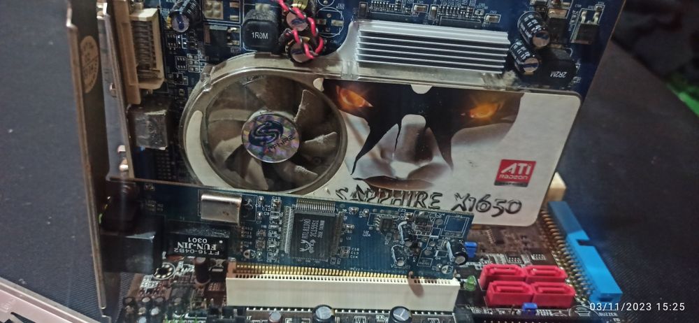 Дъно Asus . . . . . .