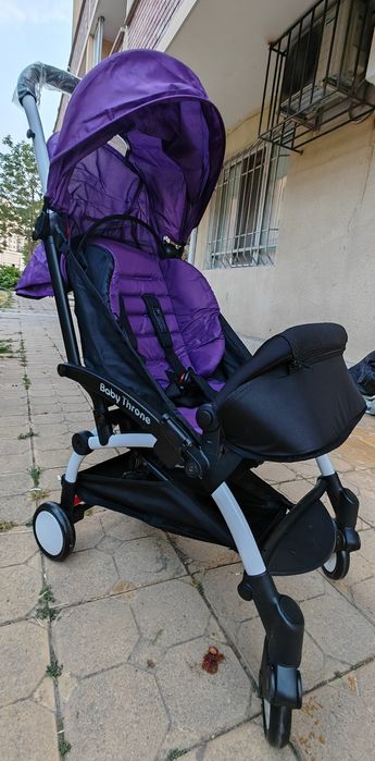 Нова олекотена сгъваема детска количка