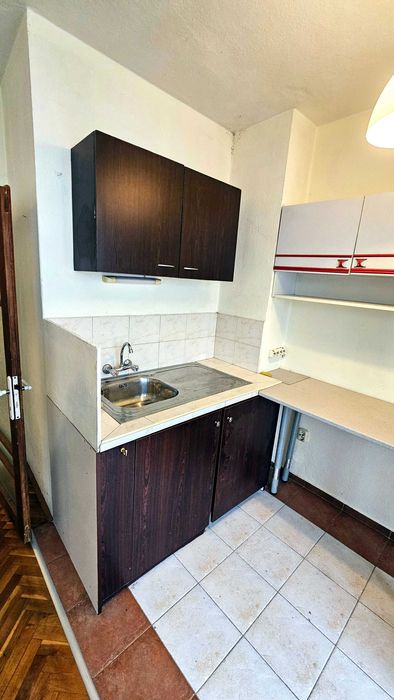 Самостоятелен 2-стаен в кв. Чайка – Дългосрочно (Необзаведен)