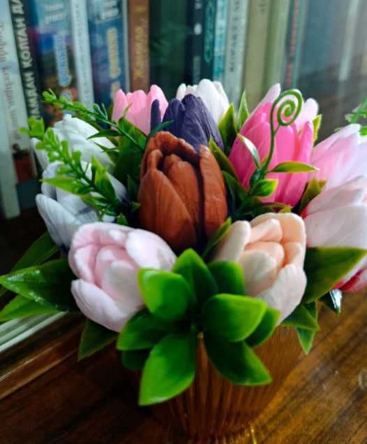 8-март учун Совунли гуллар композицияси (совға пакети ҳадя)