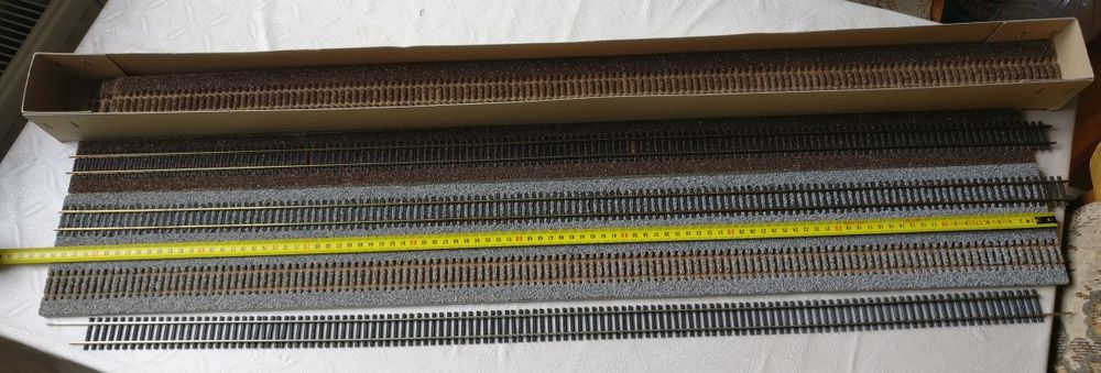 Terasamente Tillig și șine flexibilele lungi H0