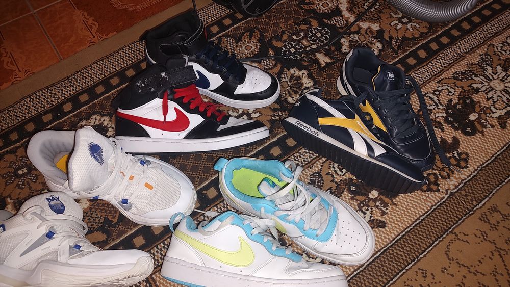 Vând adidași impecabili