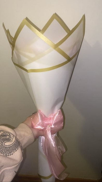 Buchete trandafiri din satin