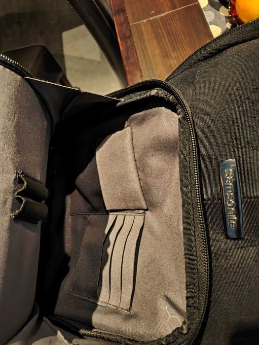 маркова раница samsonite /самсонайт/ с 3ри забележки