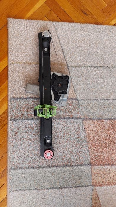 BMW E91  Facelift - Стъклоповдигащ механизъм (ЗАДЕН ЛЯВ)+ ел. мотор