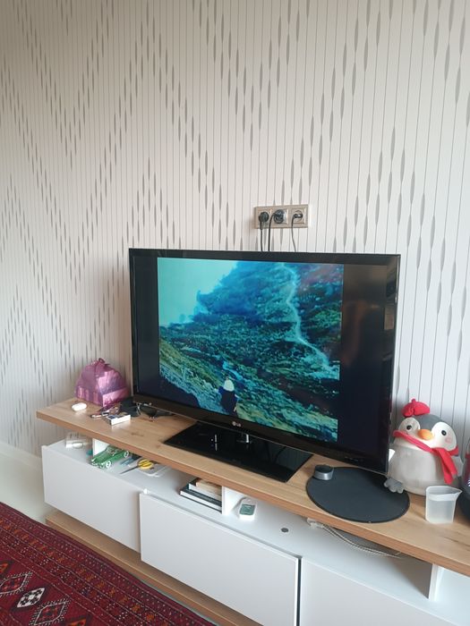 Продается телевизор LG 47LV3500