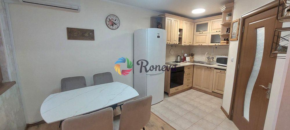 Дава се под наем Тристаен апартамент в Варна, Център - 76 кв.м за 760 € - Снимка #3