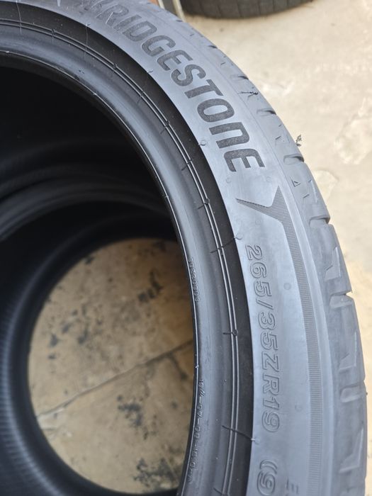 2 Anvelope Vară Bridgestone 265/35 ZR19  DOT1621.