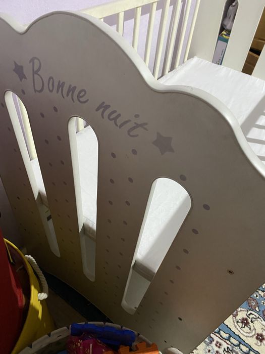 Продам детскую кроватку