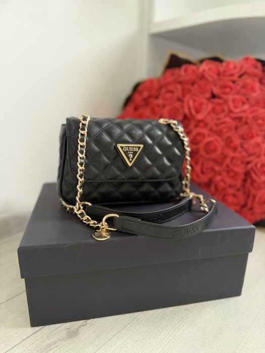 Уникален модел Guess дамска чанта