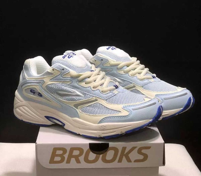 Женские Кроссовки Brooks GTS 4