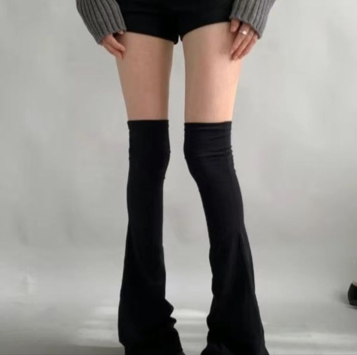 черные гетры выше колена