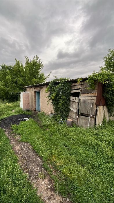 Үй сатылады
Үй мектептен 3-5 мину