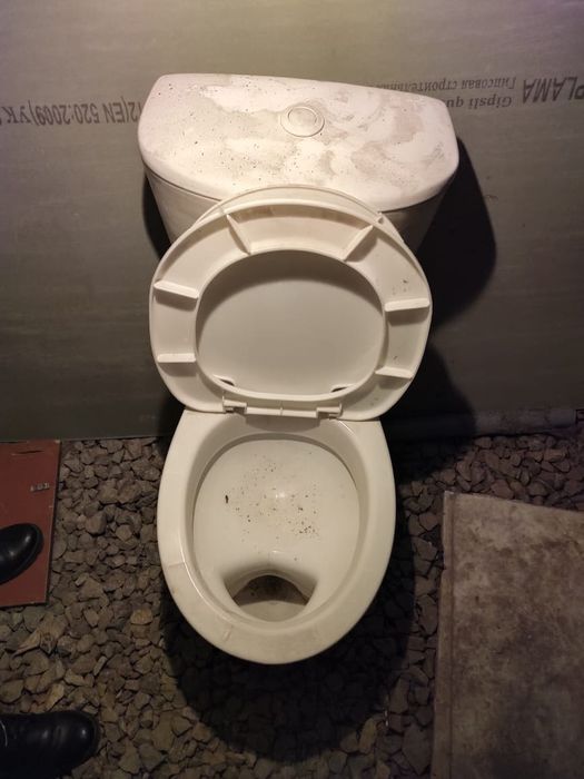 Продам унитаз и раковину