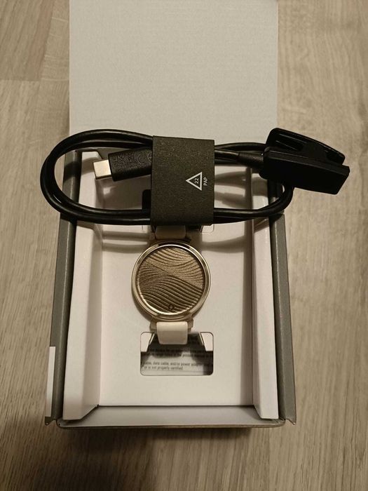 Garmin Lily 2 – stare foarte bună + 4 brățări compatibile