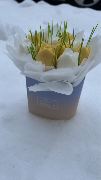 Aranjament floral din ceara de soia !