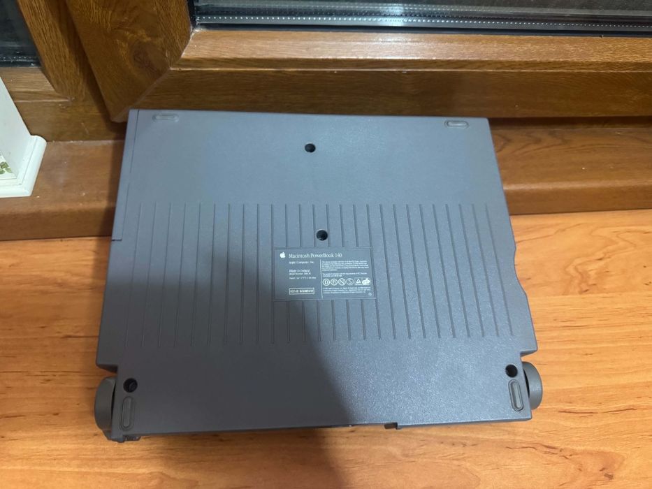 Apple Macintosh PowerBook 140