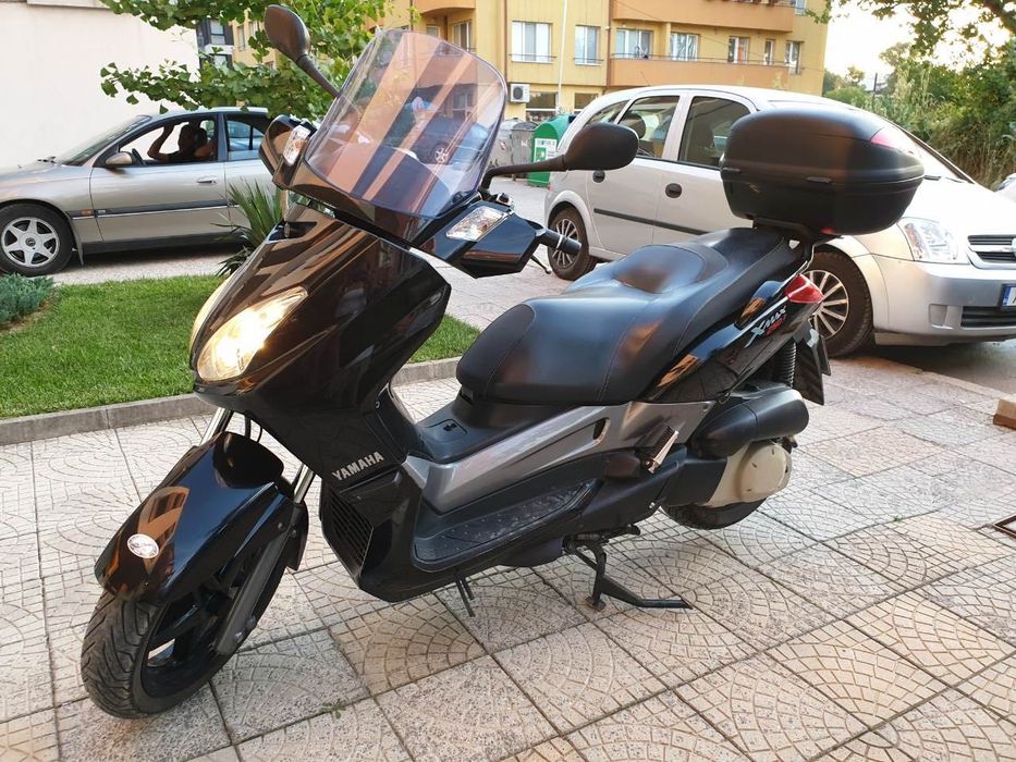 Продавам скутер Ямаха T maxx 2007 година