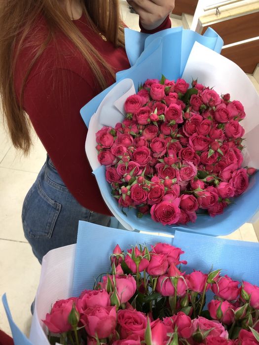 Цветы кустовые розы 15шт