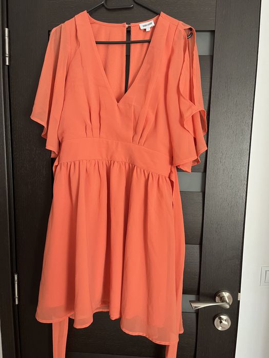 vand rochie culoare corai