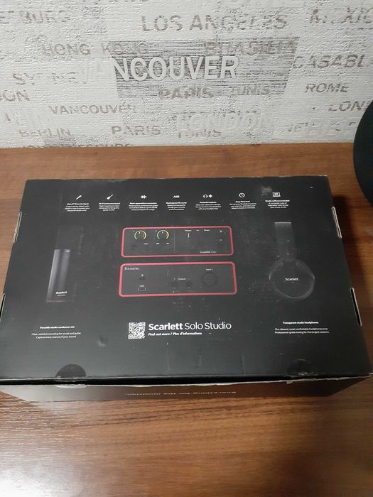 Студийный комплект Focusrite Scarlett Solo Studio 4th Gen
