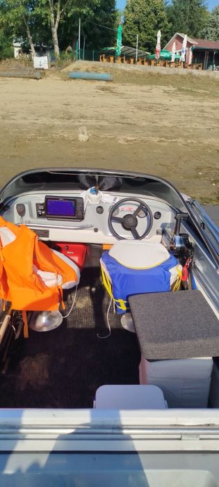 Лодка с НОВ двигател Honda 30кс
