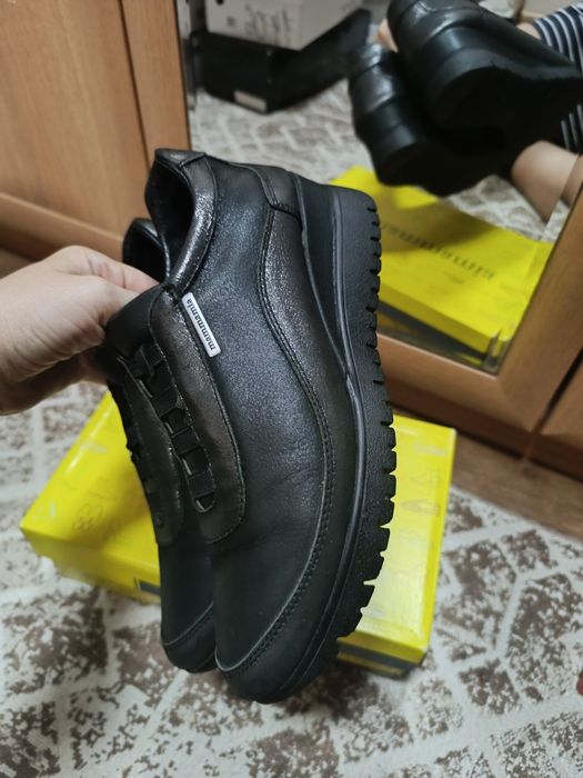 Продам женскую обувь