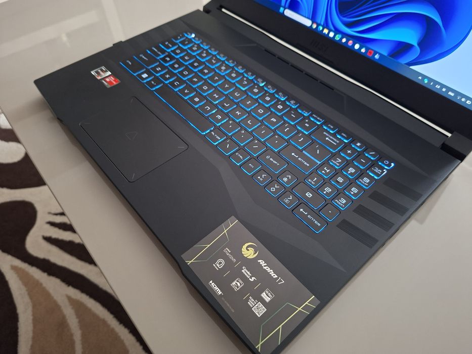 Laptop Gaming MSI Alpha 17 B5EEK