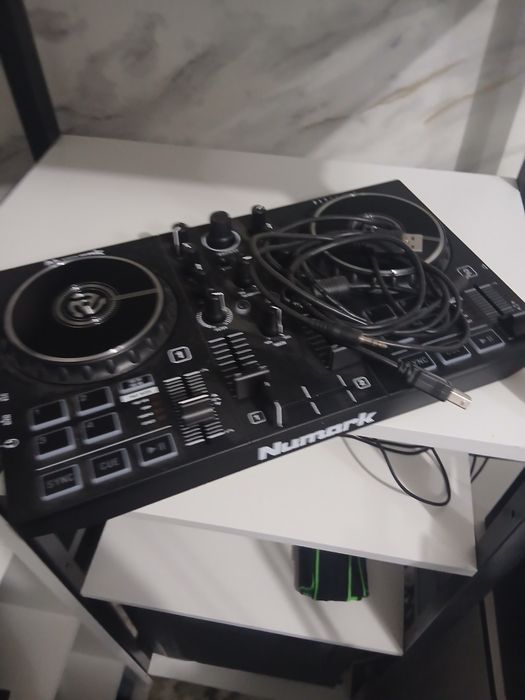 Numark PartyMix почти новый
