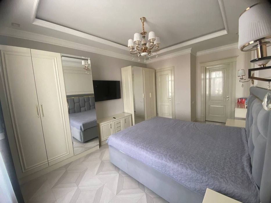 Продается 5ти ком квартира в новостройке, ор-р: улица Нурафшон, 187м²