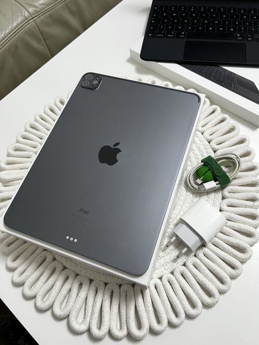 iPad Pro 11” gen 2 (2020) 512 GB Space Gray + accesorii premium