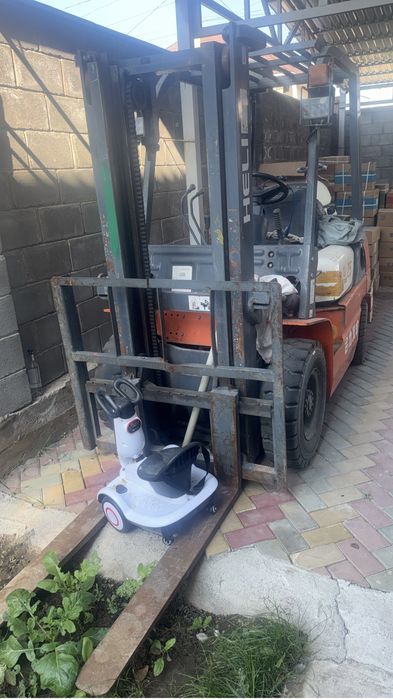 погрузчик 2.5тон