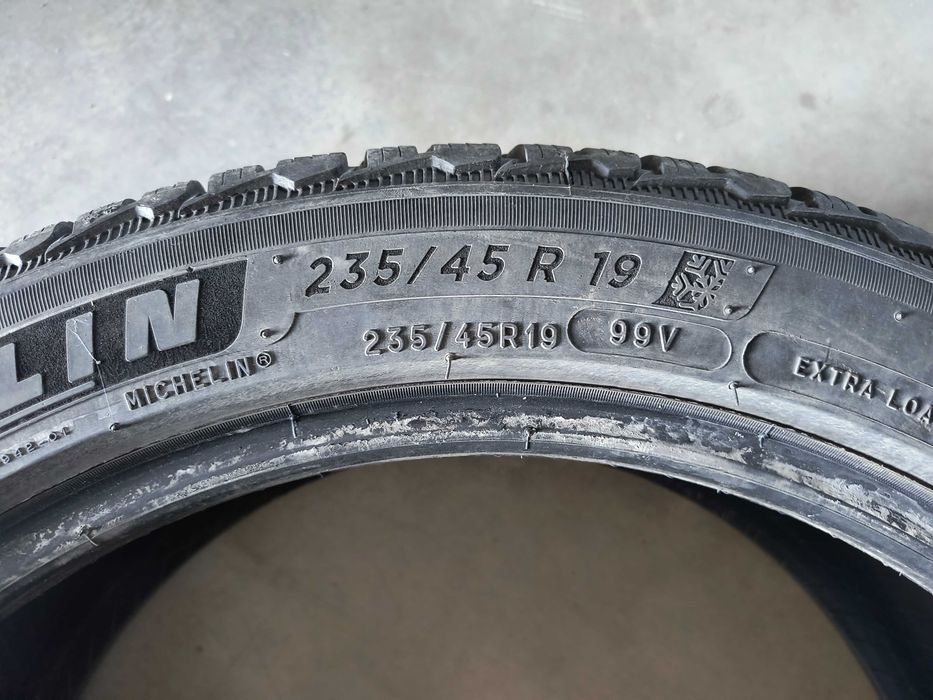 Anvelope  MICHELIN Pilot Alpin 235 X 45  R 19  DOT 2022