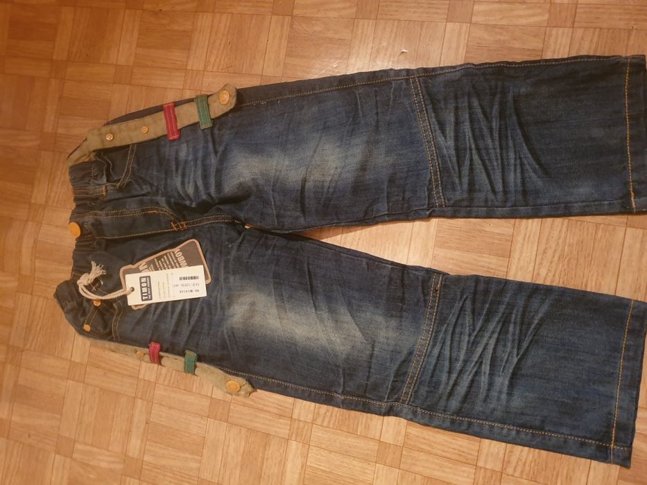 Джинсы новые на мальчика