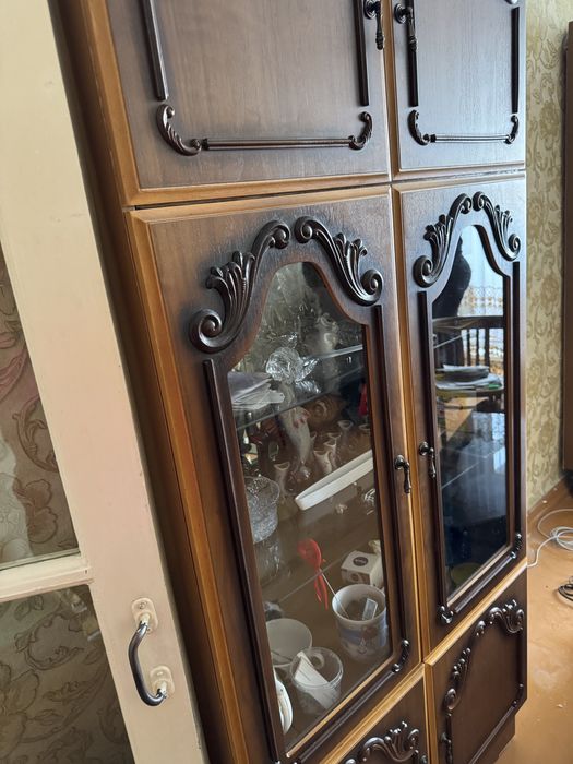 Продам шкаф для гостинной.