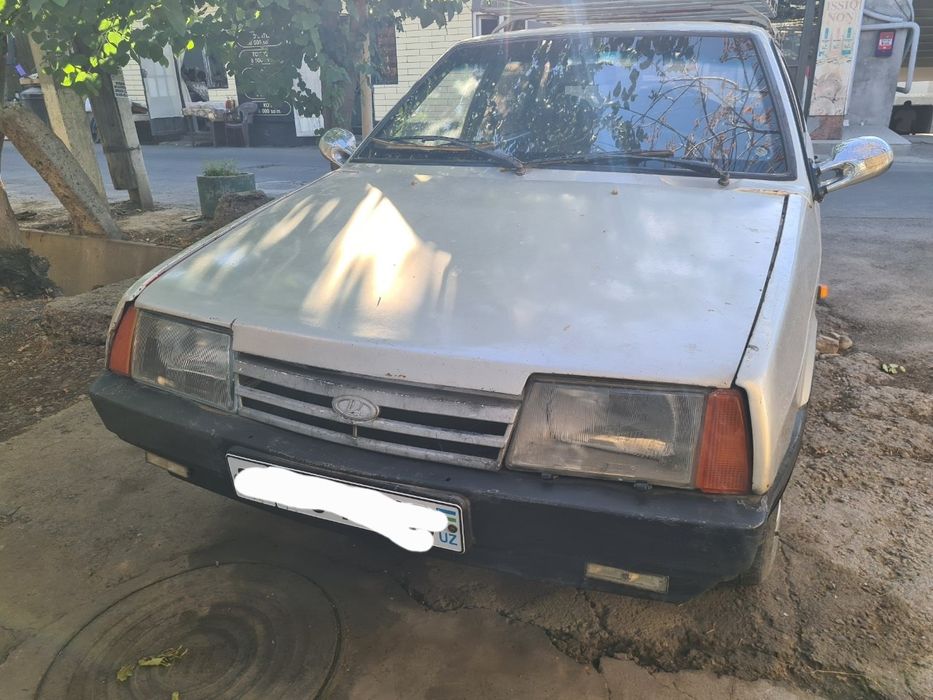 Продам автомобиль Ваз 21099,1994г имеется газ балон .
