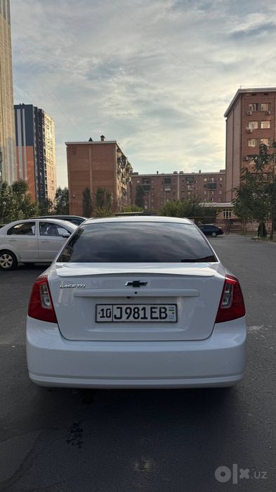 Chevrolet Gentra 2-pozitsiya sotiladi